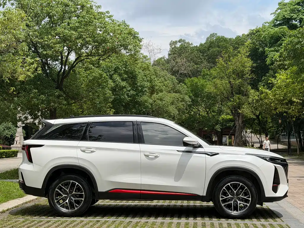 Changan CS75 PLUS 2 nd Gen 1.5 T Auto Distinguished