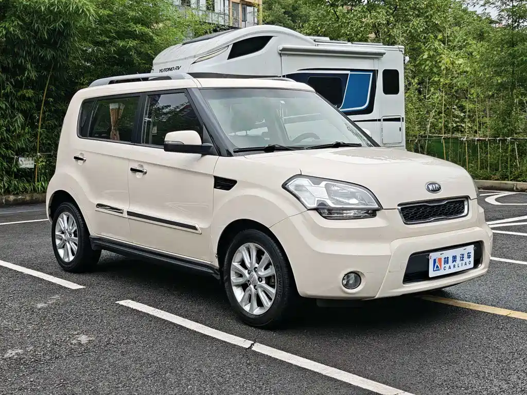 Soul 1.6 L AT Premium
