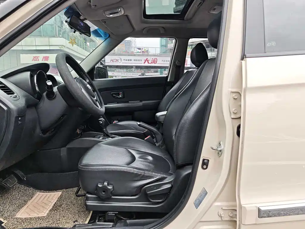 Soul 1.6 L AT Premium