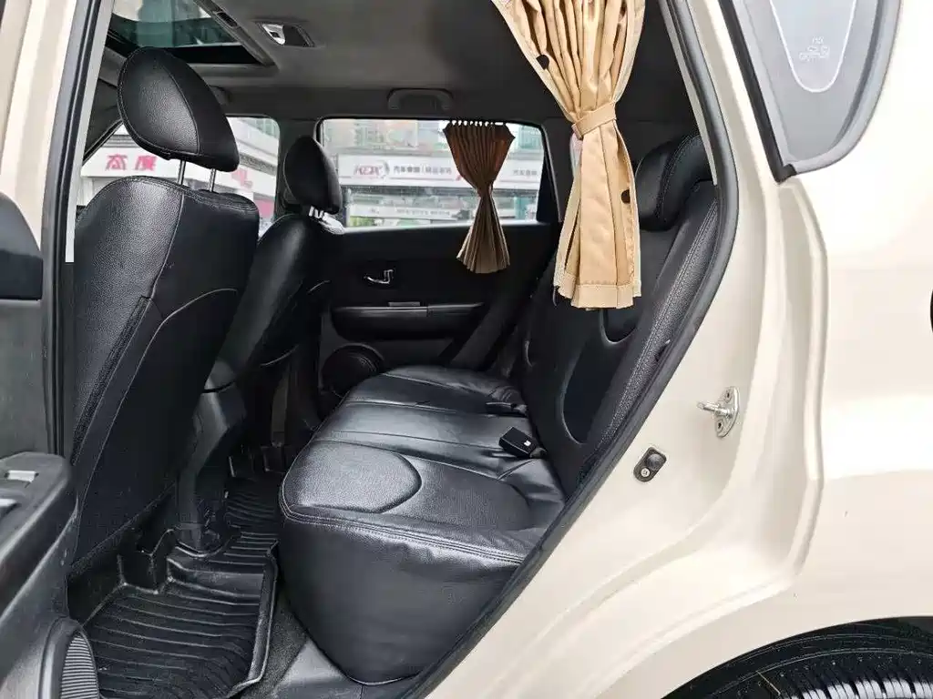 Soul 1.6 L AT Premium