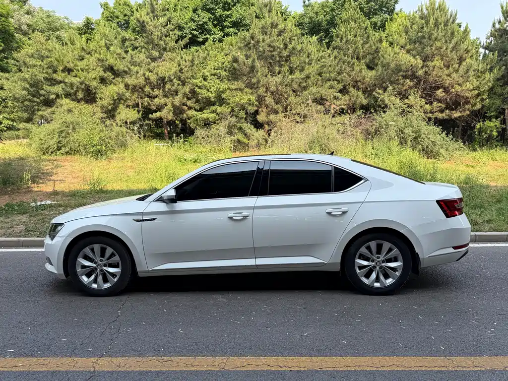 Superb TSI330 DSG Creation