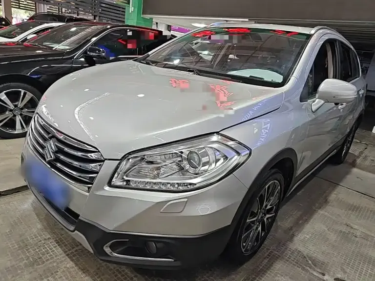 Suzuki S-Cross 1.6 L CVT 4 WD Distinguished