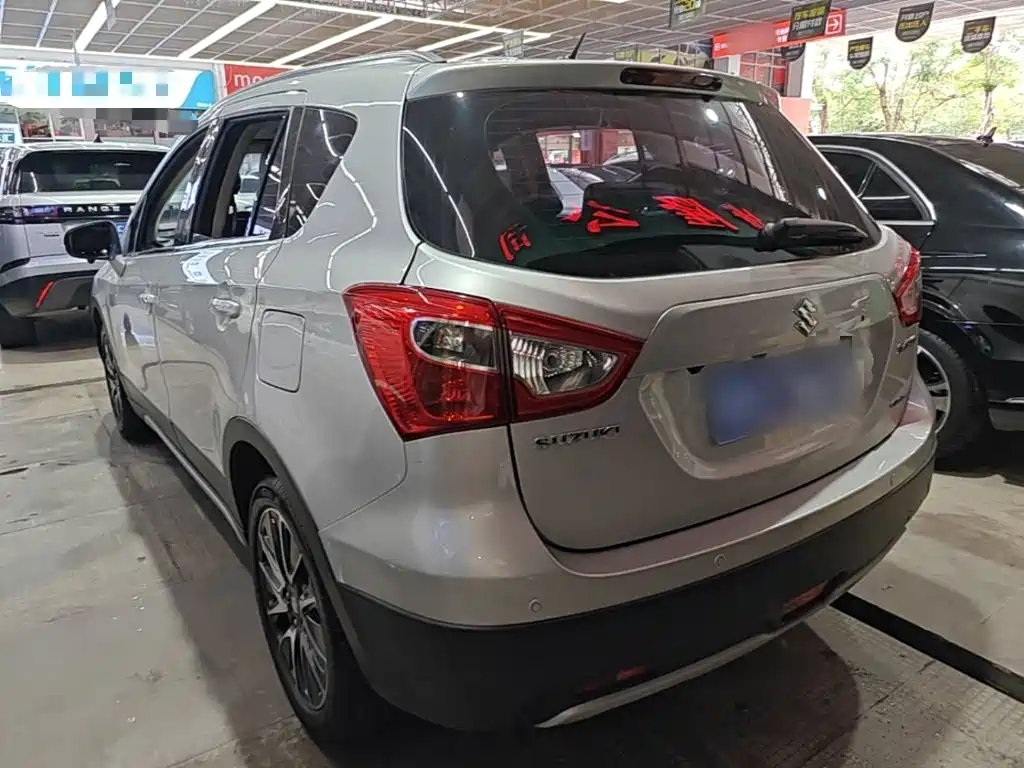 S-Cross 1.6 L CVT 4 WD Distinguished