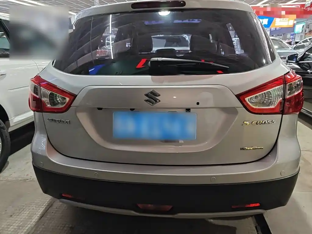 S-Cross 1.6 L CVT 4 WD Distinguished