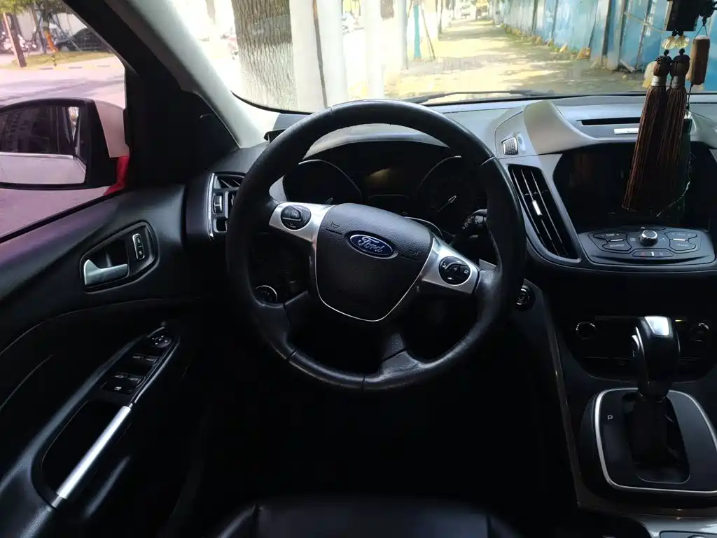 Kuga 1.5 L GTDi 4 WD Elite
