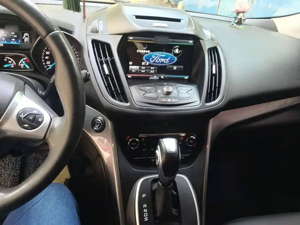 Kuga 1.5 L GTDi 4 WD Elite