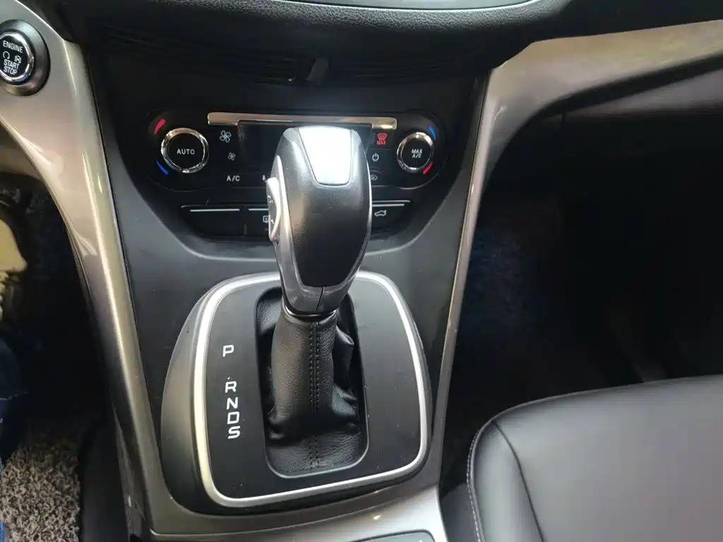 Kuga 1.5 L GTDi 4 WD Elite