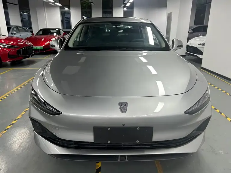 Roewe D7 DMH 125 km Outstanding