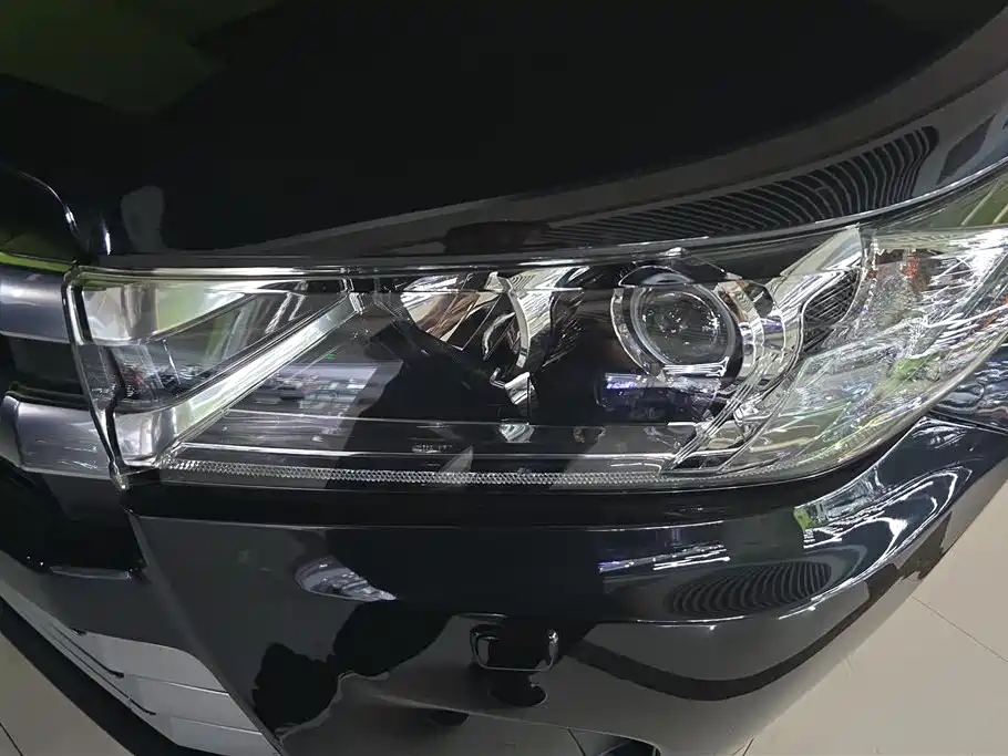 Highlander 2.0 T 4 WD Supreme 7-seat CN-VI