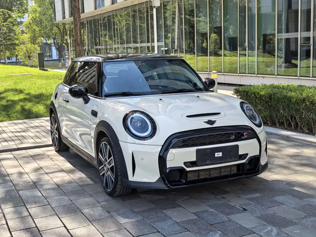 MINI Facelift 2.0 T COOPER S Artist