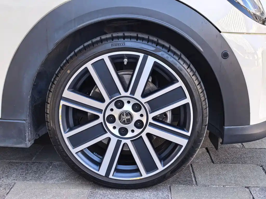 MINI Facelift 2.0 T COOPER S Artist