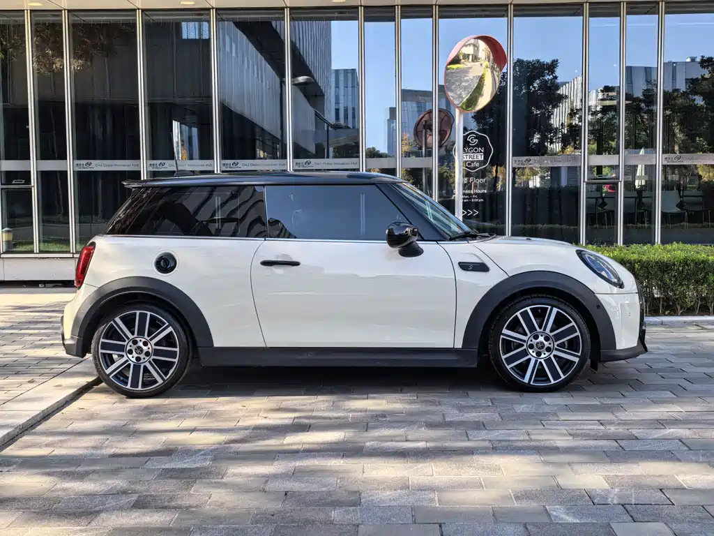 MINI Facelift 2.0 T COOPER S Artist