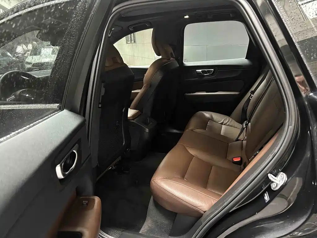 Volvo XC60 B5 4 WD Smart Ease Luxury