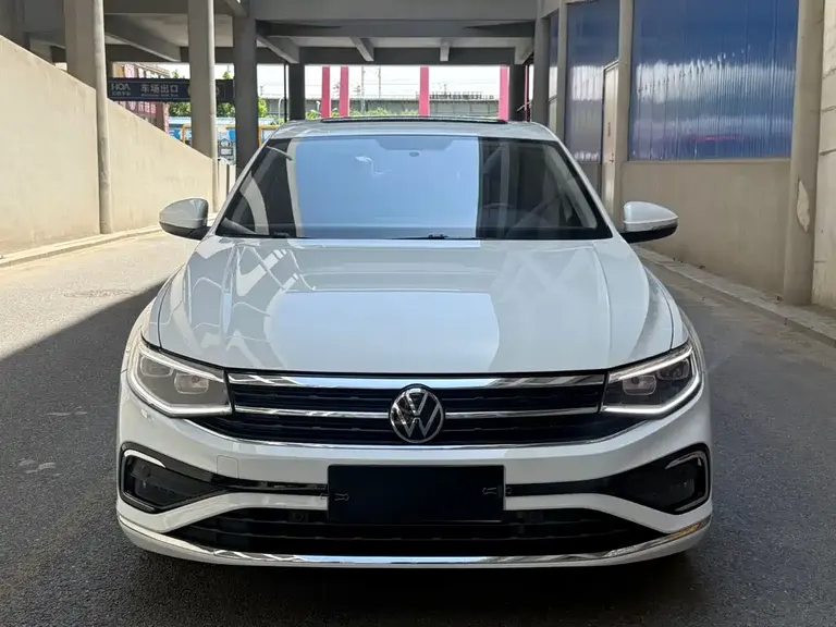 Volkswagen Bora 200 TSI DSG Joy Travel