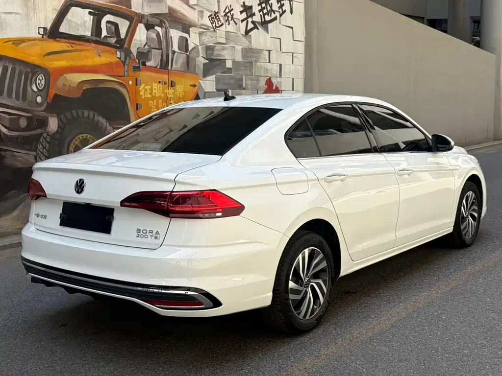 Bora 200 TSI DSG Joy Travel