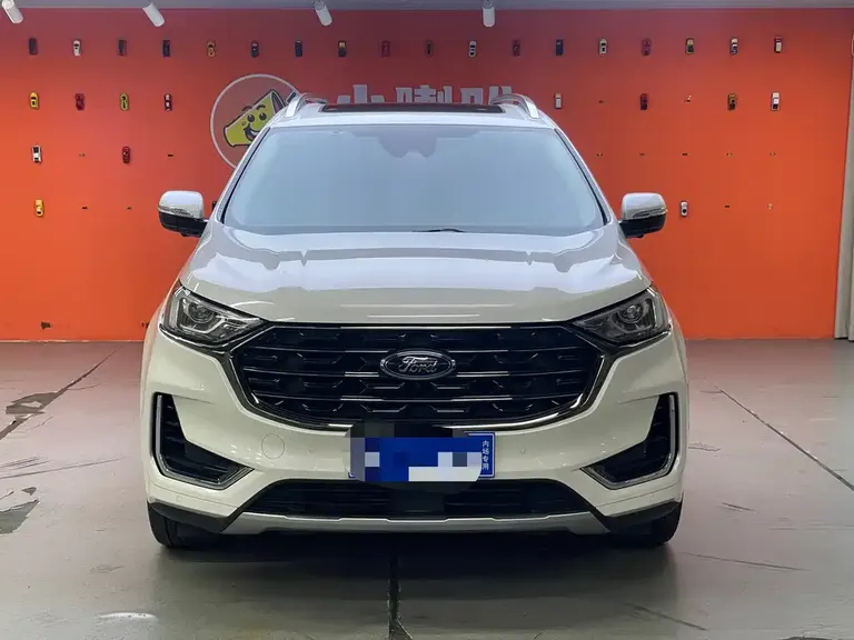Ford Edge PLUS EcoBoost 245 2 WD Grand Sharp 7-seat