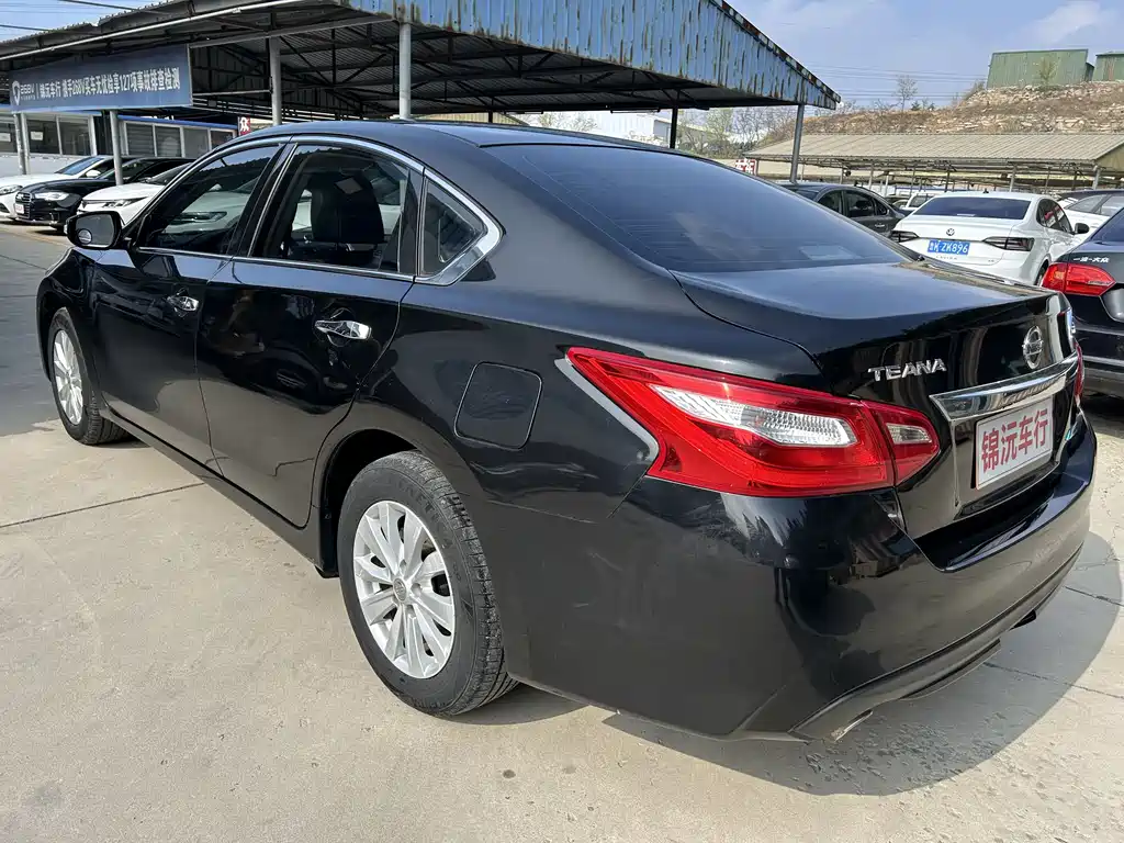 Teana Facelift 2.0 L XL Comfort