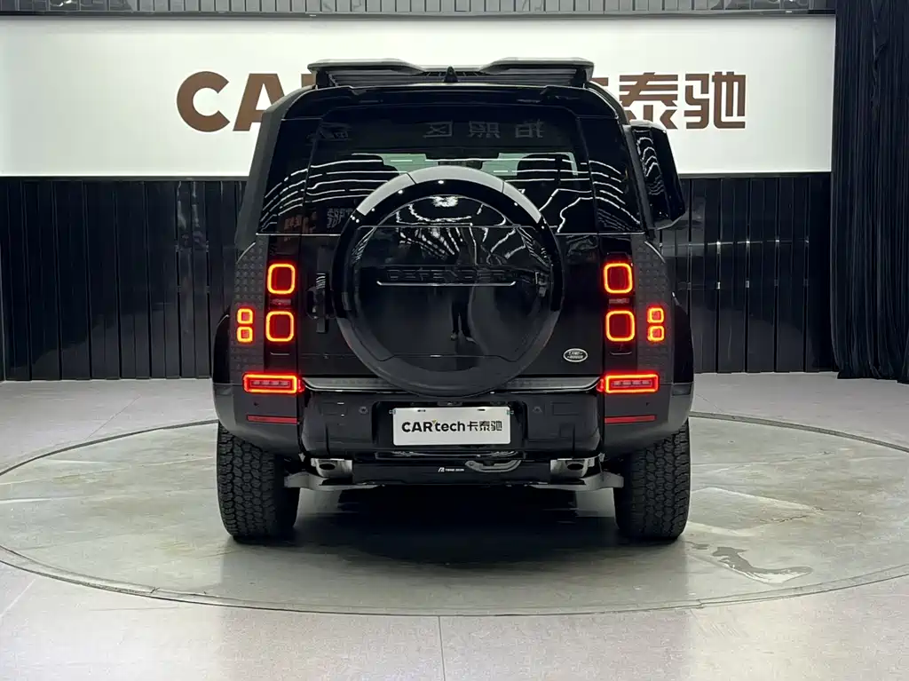 Land Rover Defender 110 3.0 T P400 Dark Special Edition