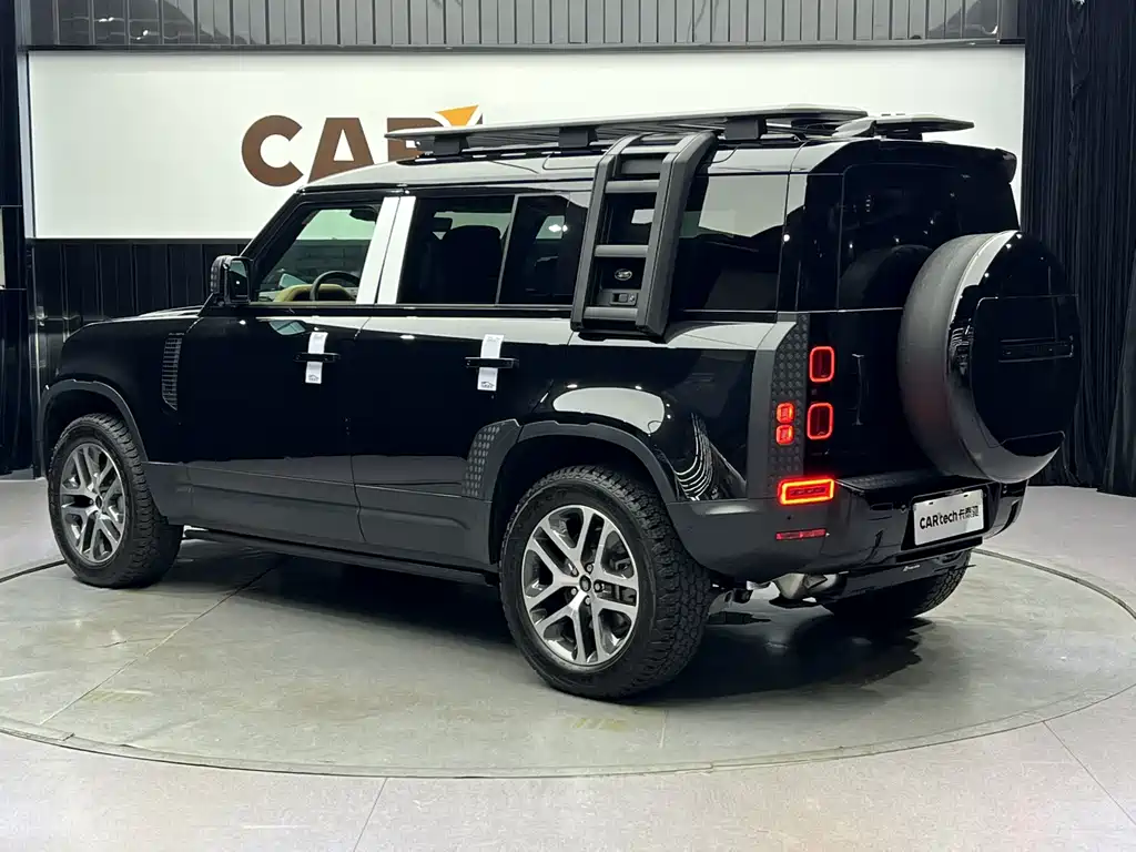 Land Rover Defender 110 3.0 T P400 Dark Special Edition
