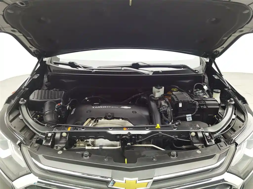 Equinox 探界者 2017款 RS 550 T 自动四驱捍界版