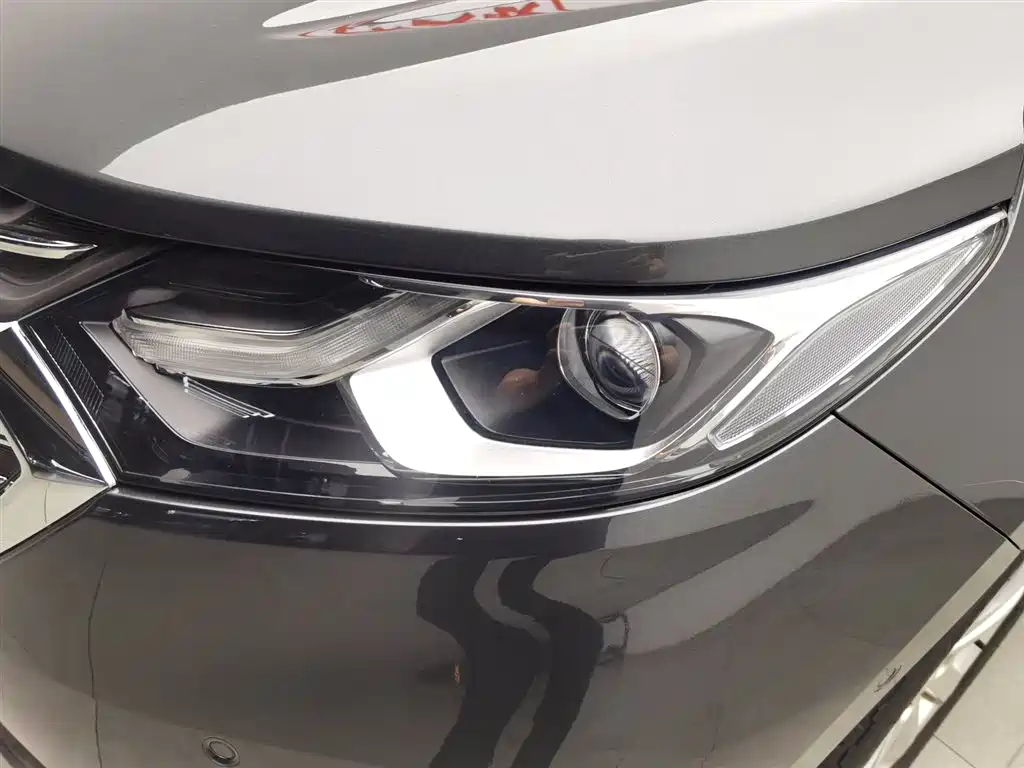 Equinox 探界者 2017款 RS 550 T 自动四驱捍界版