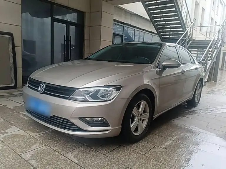 Volkswagen Lamando 230 TSI DSG Style