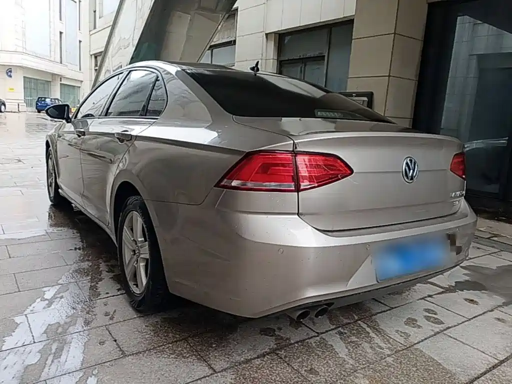 Lamando 230 TSI DSG Style
