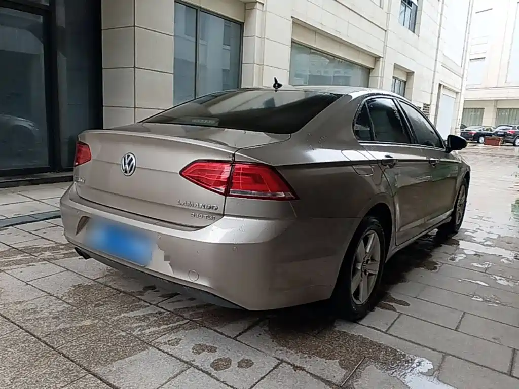 Lamando 230 TSI DSG Style