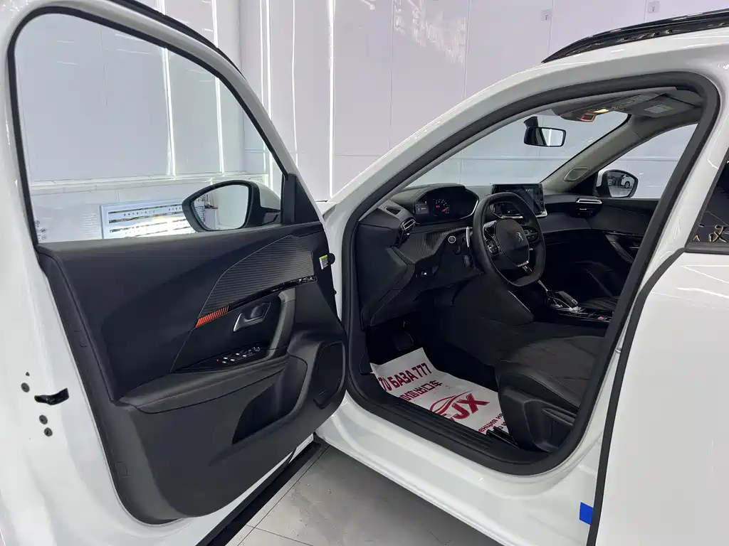 Peugeot 2008 2022 230 THP THE ONE