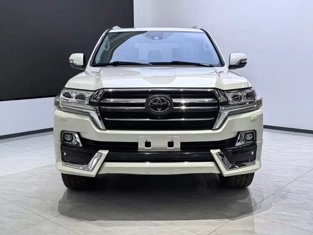 Land Cruiser (Import) 5.7 L Middle East