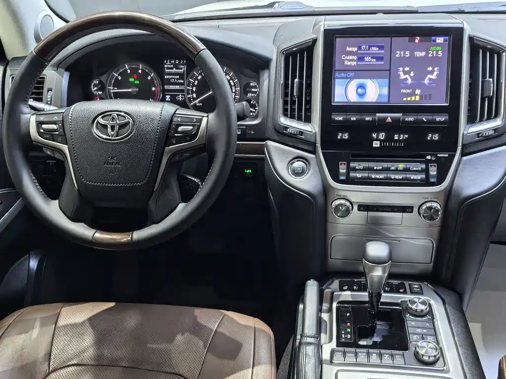 Land Cruiser (Import) 5.7 L Middle East