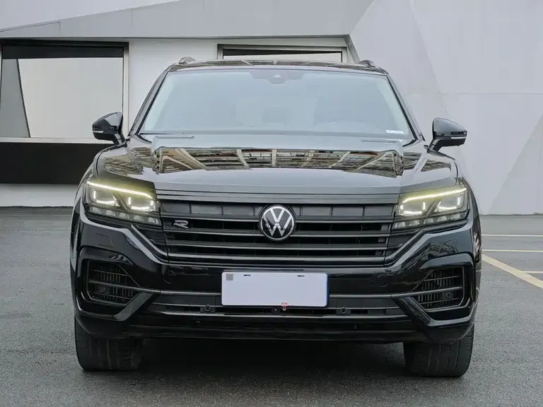 Volkswagen Touareg 3.0 TSI Sharp Enjoyment Black Shine Sport Package