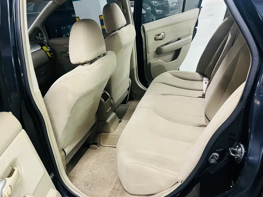 Tiida 1.6 L Auto Tech