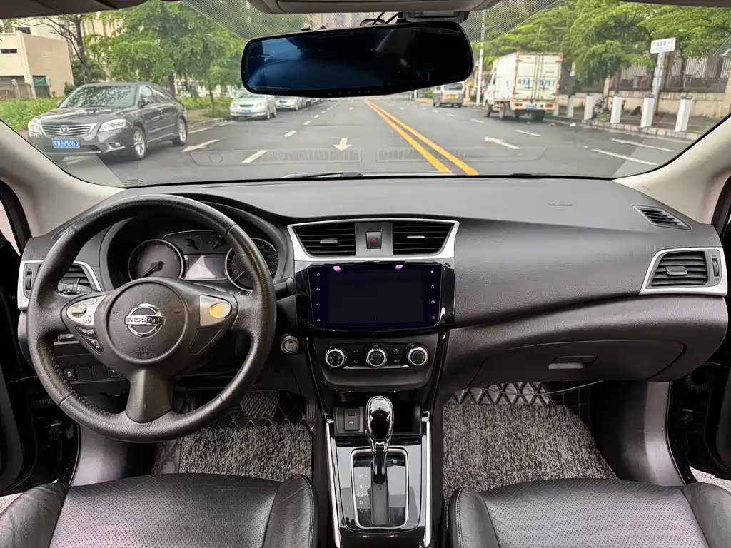 Sylphy 1.6 XV CVT Connected Premium CN-VI