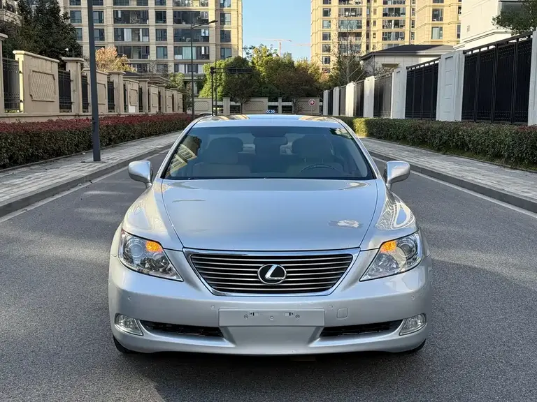 Lexus LS 460 L