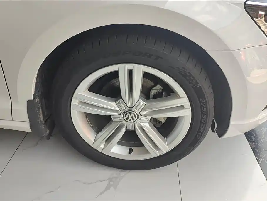 Lamando 280 TSI DSG Comfort