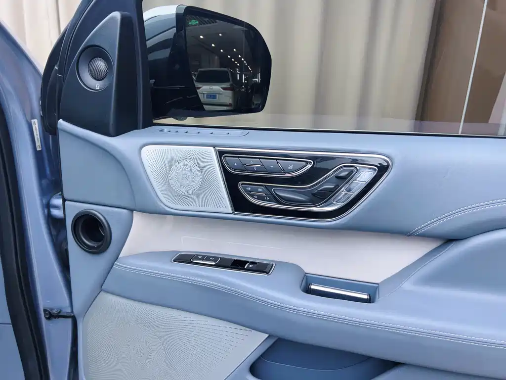 Navigator 3.5 T President Series
