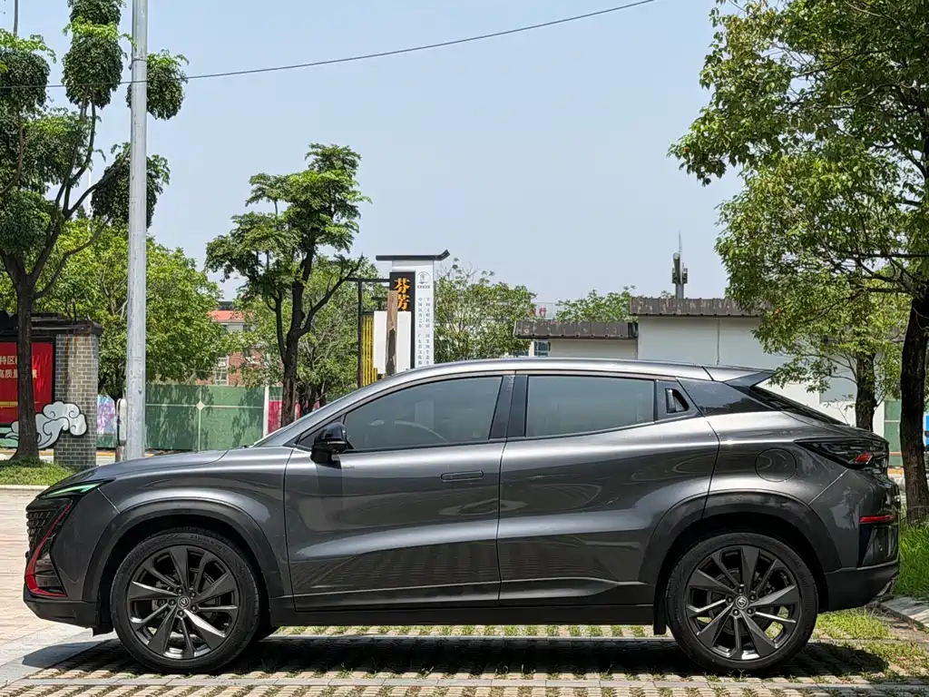 Changan UNI-T 1.5 T Distinguished