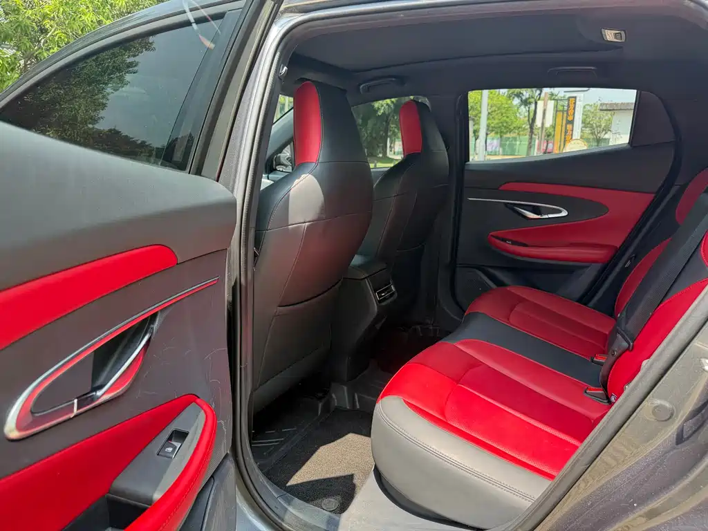 Changan UNI-T 1.5 T Distinguished