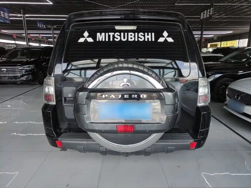 Pajero (Import) 3.0 L Auto Standard