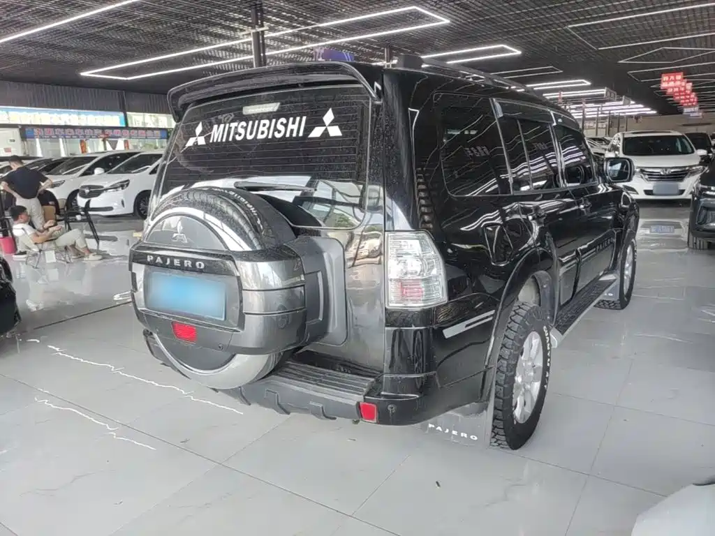 Pajero (Import) 3.0 L Auto Standard