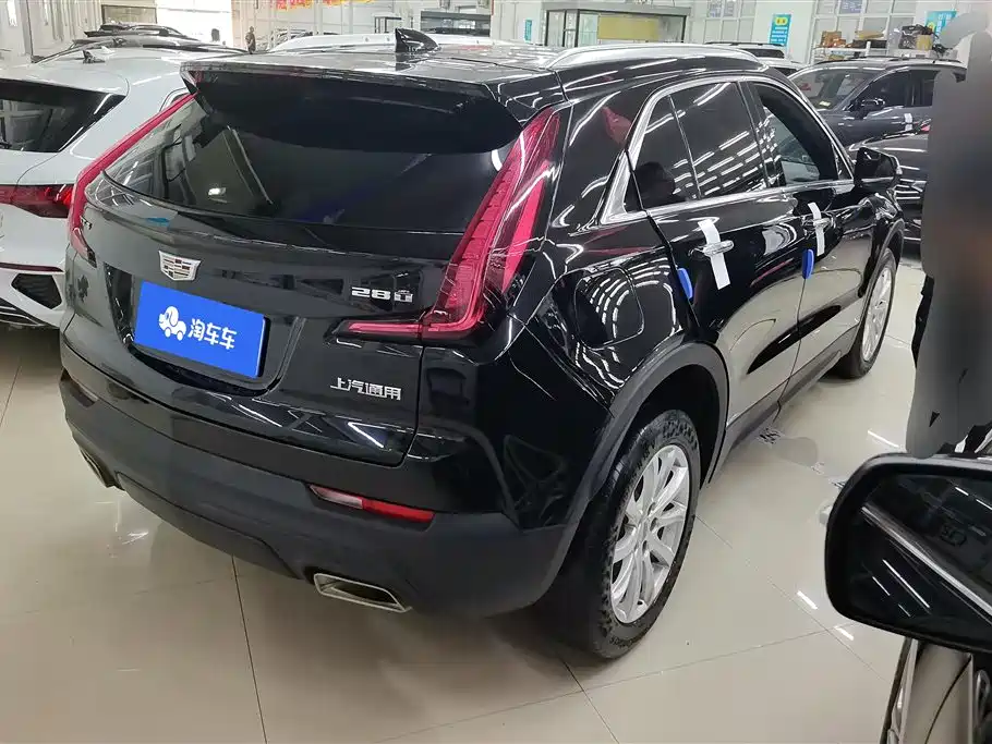 Cadillac XT4 28 T 2 WD Tech