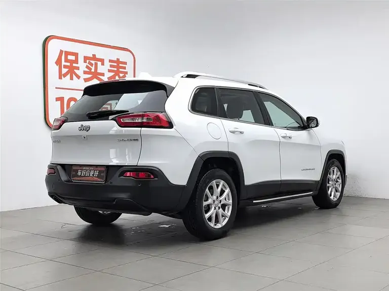 Jeep Cherokee 2.0 L Superior