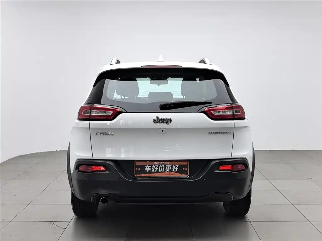 Cherokee 2.0 L Superior