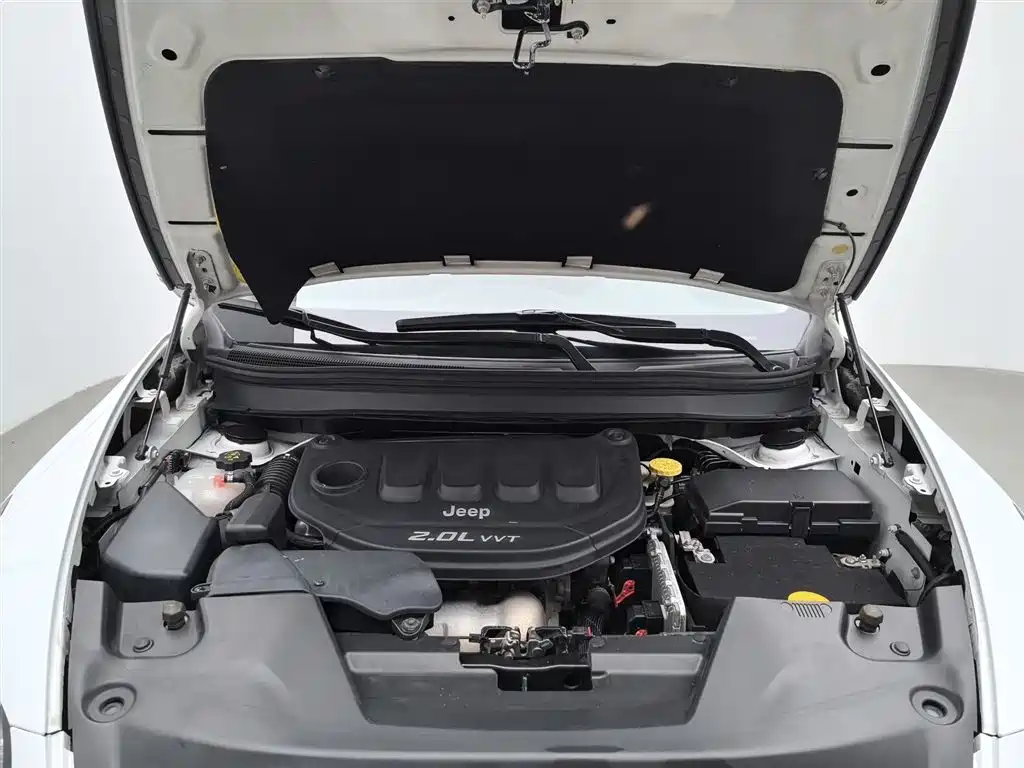 Cherokee 2.0 L Superior