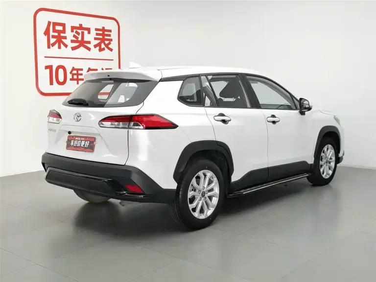 Toyota Frontlander 2.0 L CVT Leading