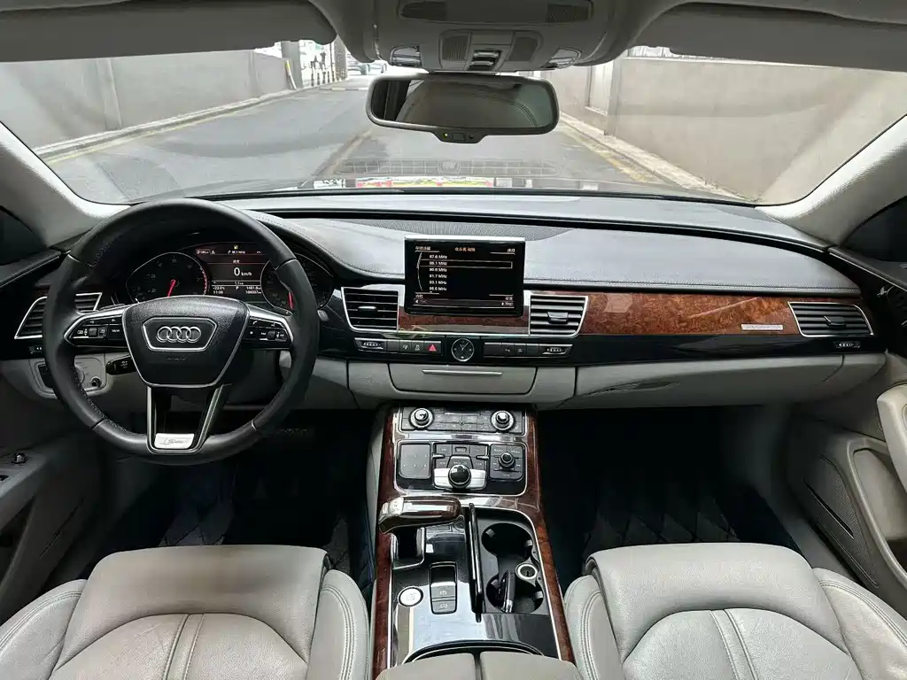 Audi A8 A8 L 3.0 TFSI quattro Comfort 213 kW