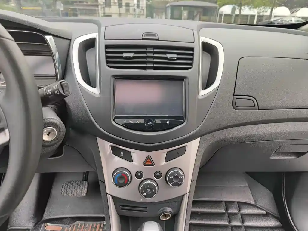 Tracker 1.4 T Auto 2 WD Comfort