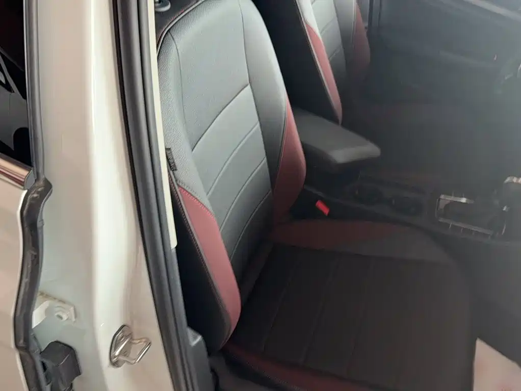 Bora 1.5 L Auto Comfort Connected