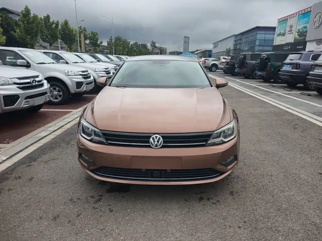 Lamando 230 TSI DSG Style